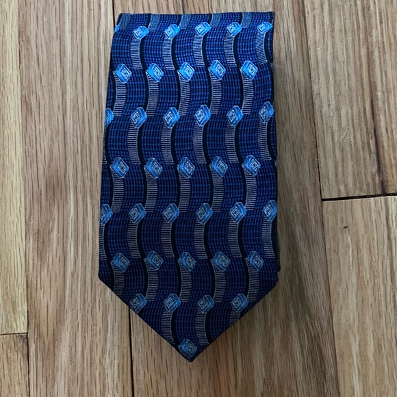 EUC Vintage Italian Silk Tie. Today’s Man. Blue print. - Picture 4 of 8